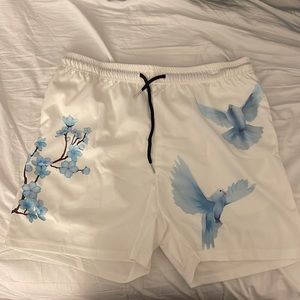 Dove flowers shorts size M